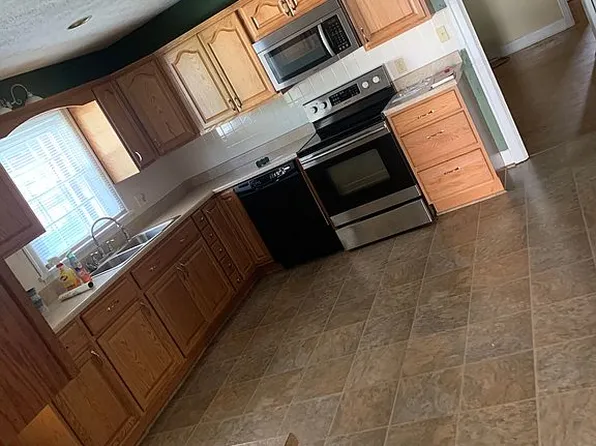 226 Robin Hill Rd, Paintsville, KY 41240