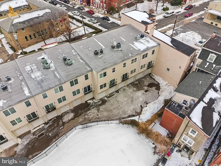715 Brown St #B — Photo 26