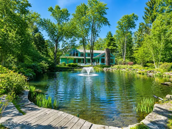135 & 129 Zaccheus Mead Ln, Greenwich, CT 06831