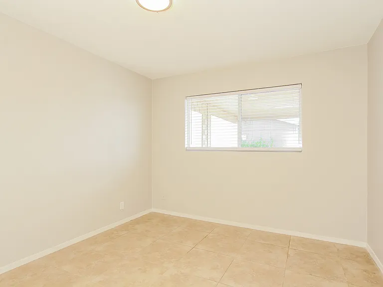 8206 E Devonshire Ave — Photo 9