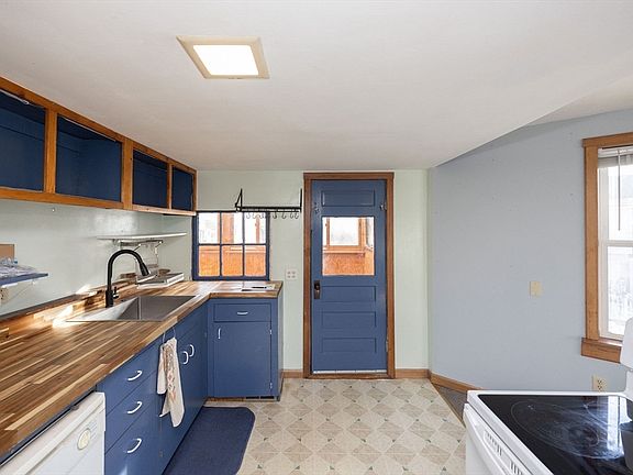 3rd image of 2 Teconnett Path