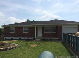 614 Ohio Ave, Sellersburg, IN 47172
