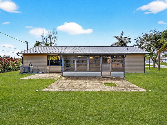 2nd image of 456 SW Kestor Drive
