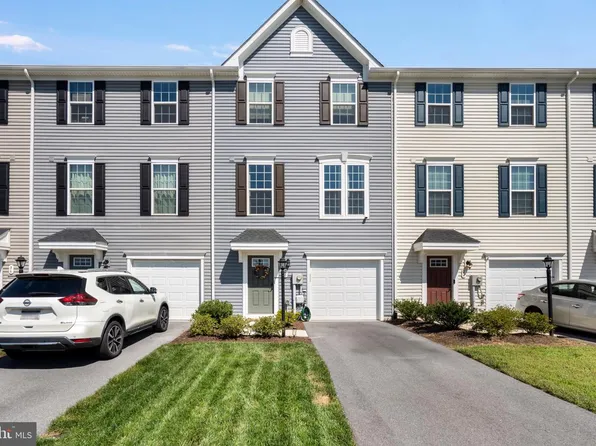 28 Absolution Dr, Hedgesville, WV 25427