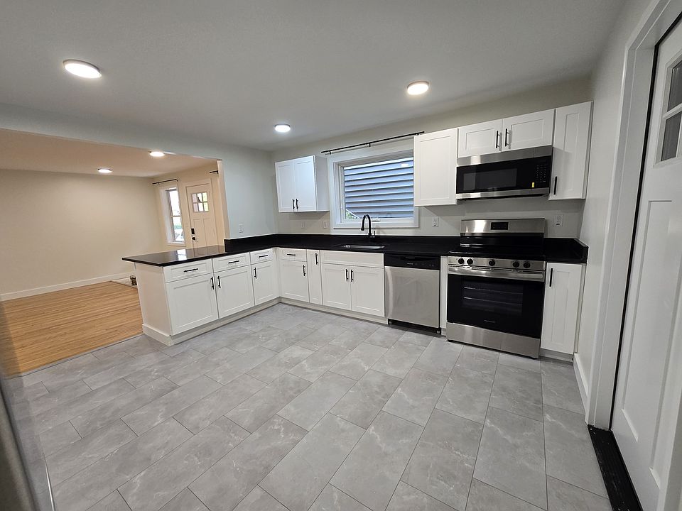 1st image of 20-22 Poirier Pl #3