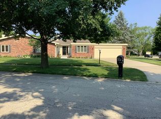 3809 Fields South Ct, Champaign, IL 61822