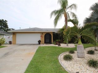 706 SE 33rd Ter, Cape Coral, FL 33904