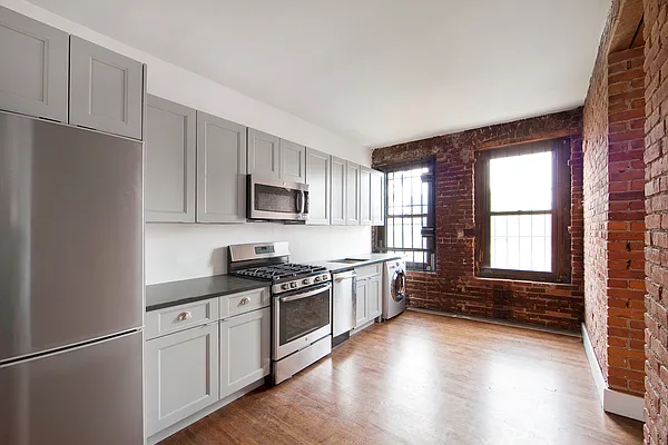 Rented by R New York | media 25