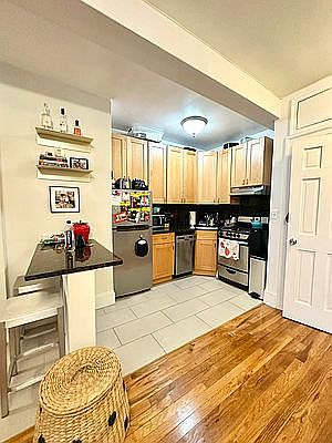 4th image of 163 W 17th St APT 4A