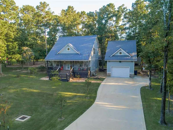 366 Barkwood Dr, Brookeland, TX 75931