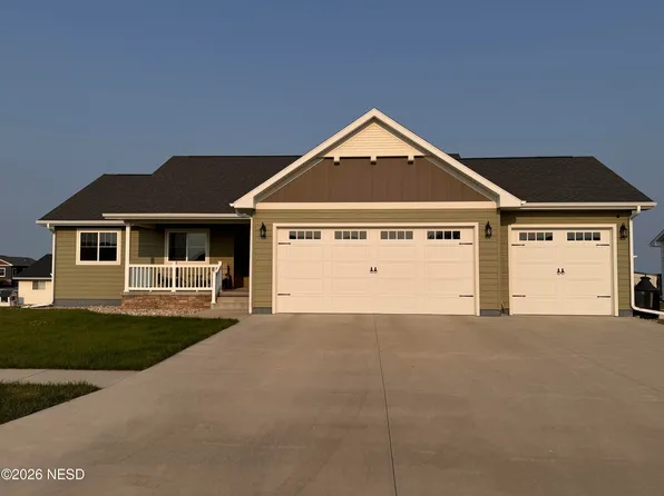 1633 NW 5th St, Watertown, SD 57201