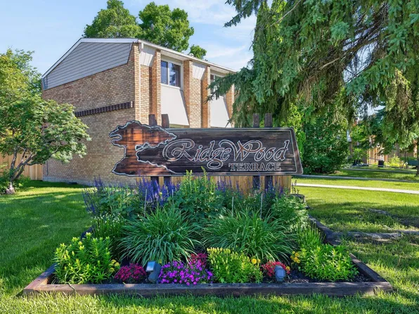 2 Ridgewood Ter, Saint Albert, AB T8N 0E9