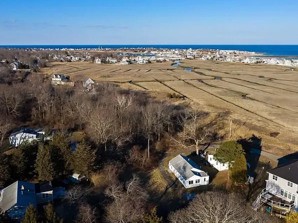 99 New York St, Marshfield, MA 02050