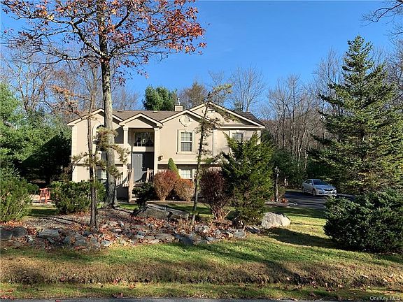 2nd image of 18 Picadilly Cir