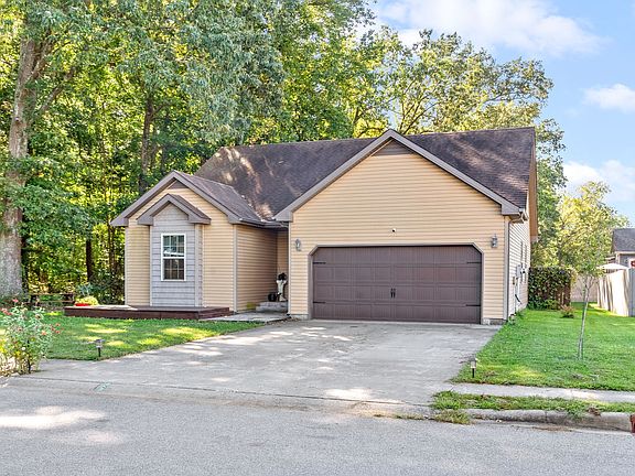 3rd image of 714 Sleek Fox Dr