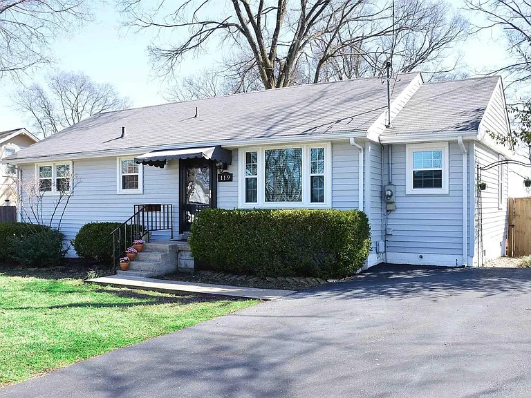 119 Myers St — Photo 1