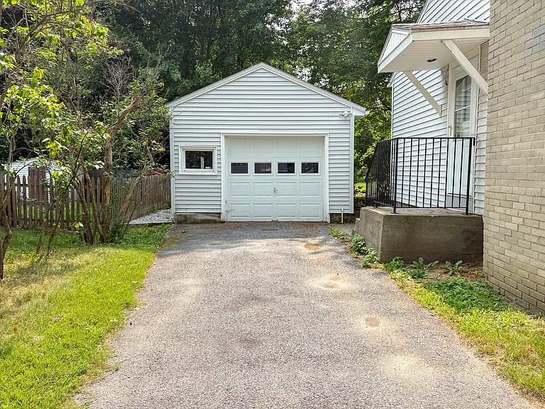 38 Marshall Dr — Photo 6