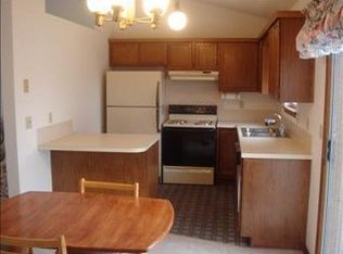 1233 S Fox Run, Wichita, KS 67207