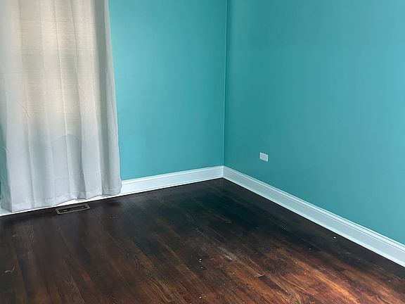 5th image of 18102 Oakwood Ave