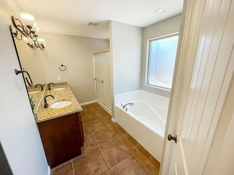 1228 W 200 N — Photo 20