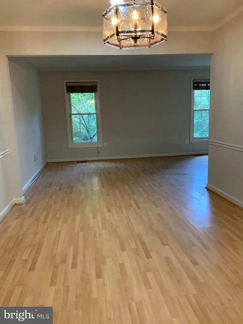 3 bed, 3.5 bath, 2034 sqft, $3,100 — Photo 4