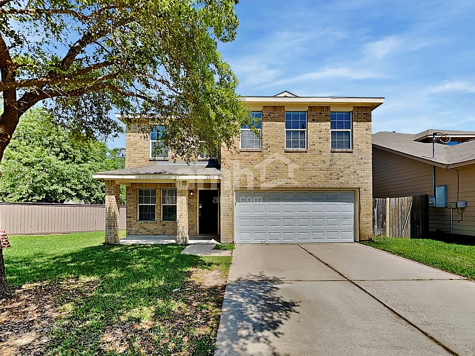 2203 Shady Birch Dr