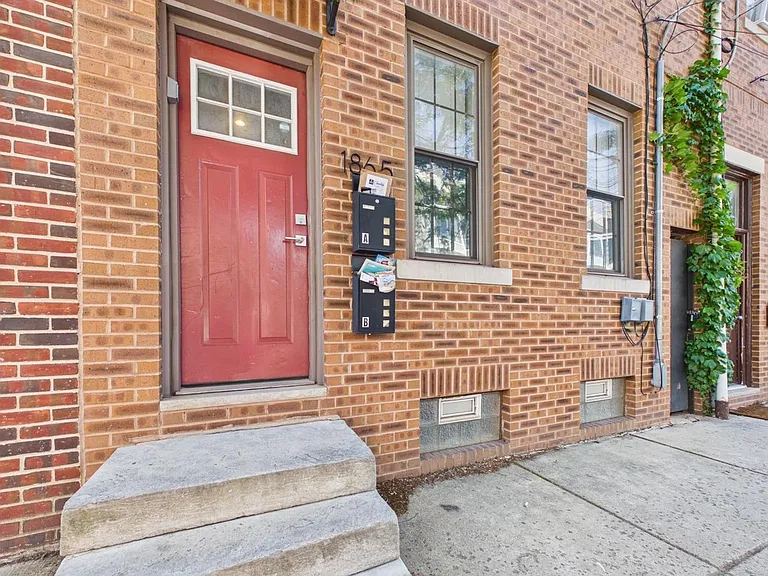 1865 Frankford Ave — Photo 28