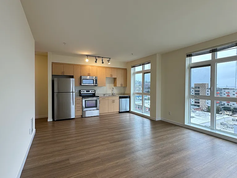 709 Living to Kitchen Alt