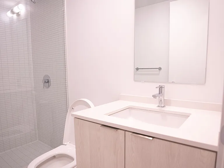 1 Jarvis St #619 — Photo 16