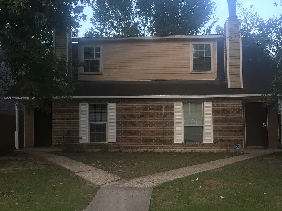 3335 King Bradford Dr