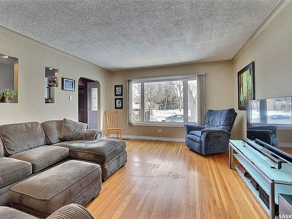 5th image of 2534 McTavish St