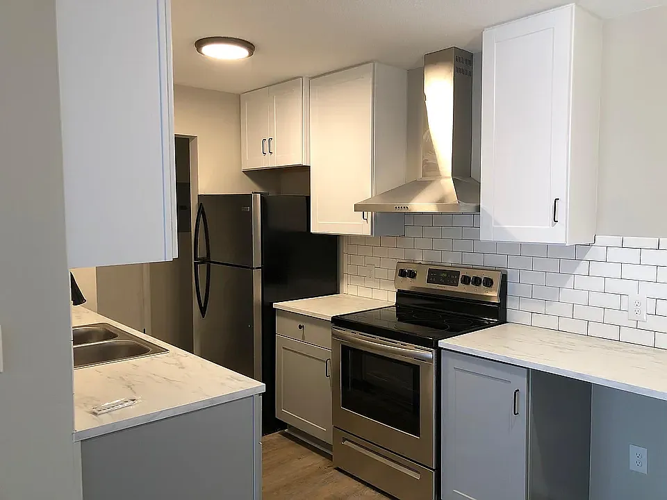 3 bed, 1408 sqft, $2,400 — Photo 4