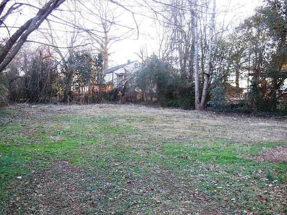 2nd image of 1725 Forest Dr