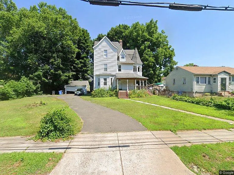 112 Burnham St #3 — Photo 1