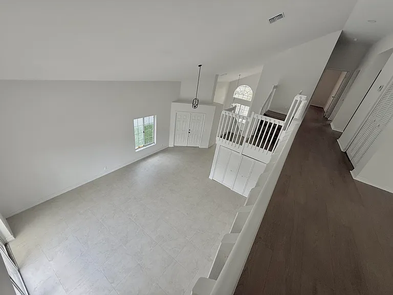 21440 Millbrook Ct — Photo 9