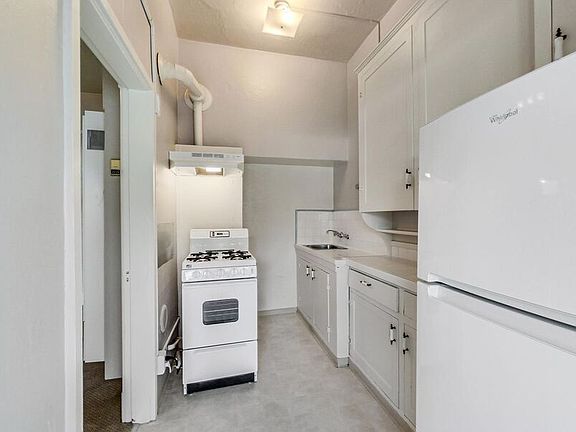 3rd image of 159 Emerson St APT 5