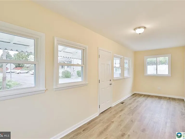 1861 E Emmaus Ave — Photo 28
