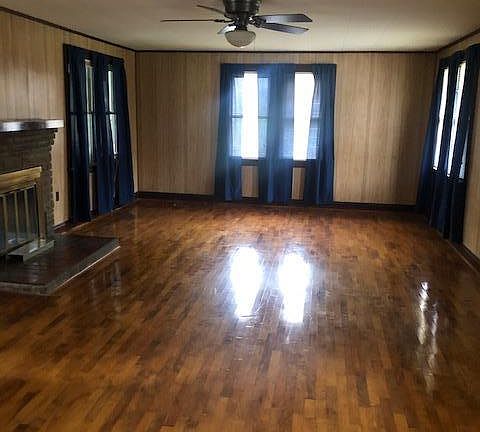 4th image of 359 Midway Dr