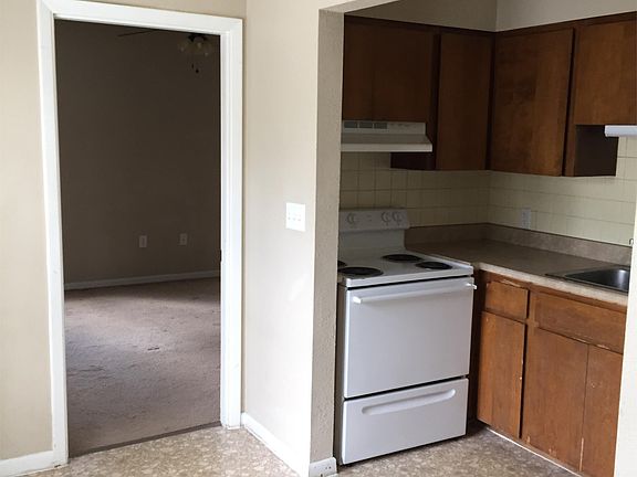 3rd image of 1733 NE 2nd St APT 4