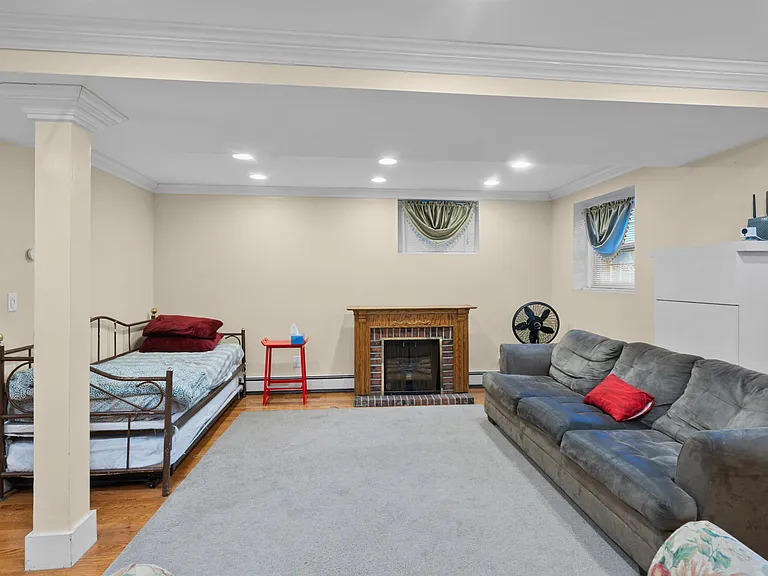 19 Hawthorne Ave #1 — Photo 18