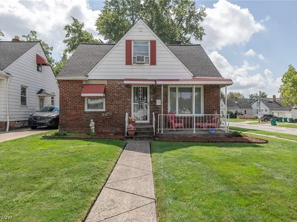 17690 Mapleboro Ave, Maple Heights, OH 44137