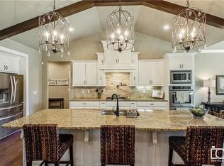5916 W Bannister Dr, Fayetteville, AR 72704