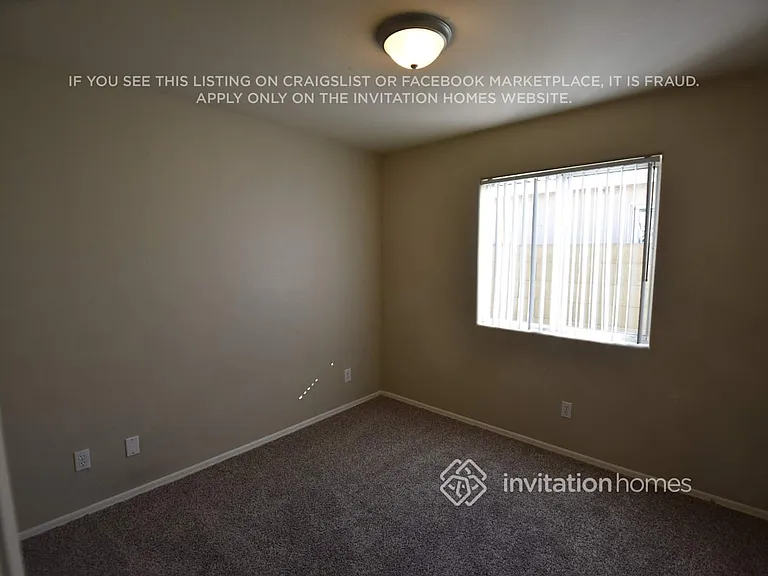 2046 N 90th Ln — Photo 9