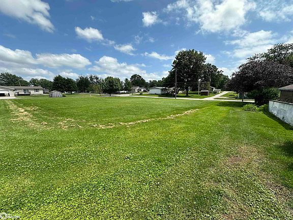 5th image of 809 C Ave E