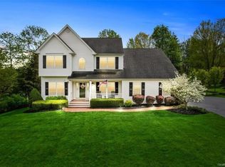 21 Camelot Dr, Warwick, NY 10990