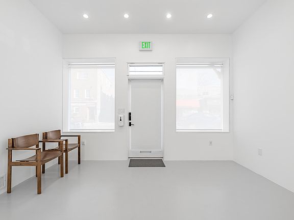 2nd image of 422 S Highland Ave