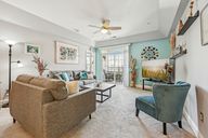 Charleston Dr-0105-009.jpg