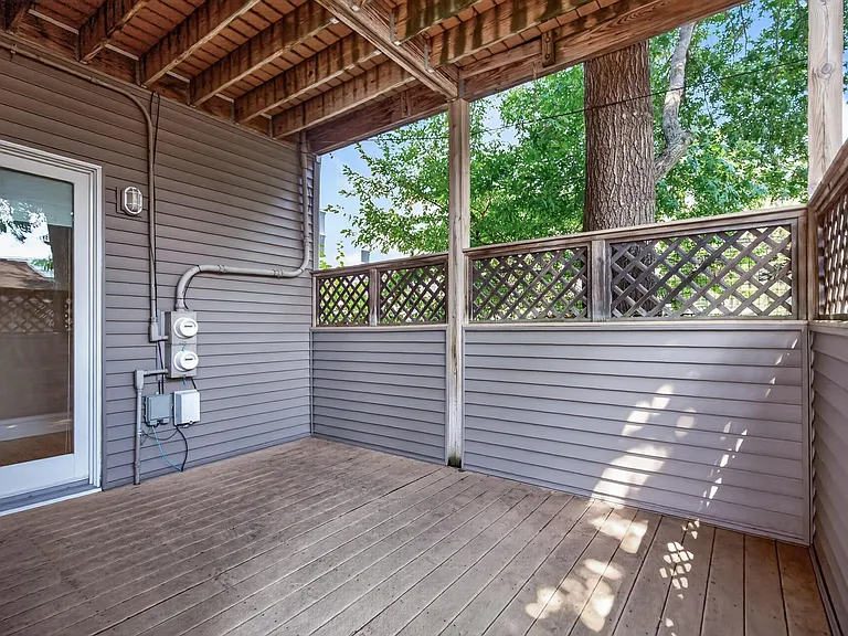2735 Emerson Ave S #1 — Photo 23