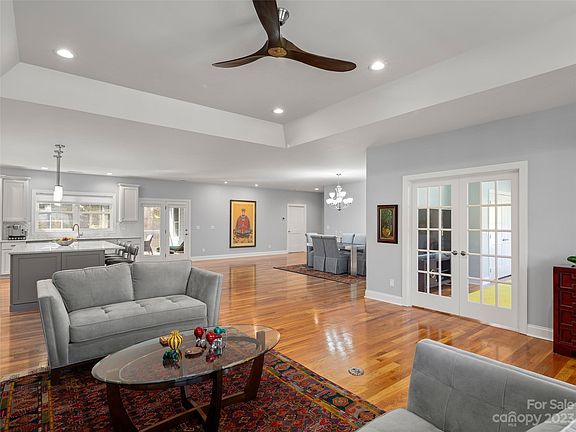 5th image of 43 Mill Pond Way