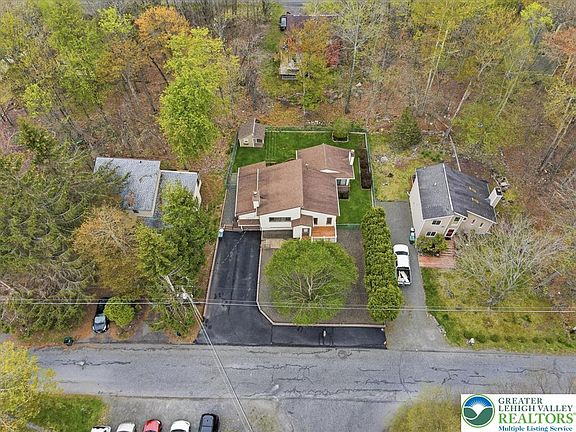 3rd image of 8495 Bumble Bee Way